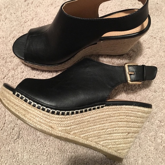 Report Shoes - Sandals! Super cute!